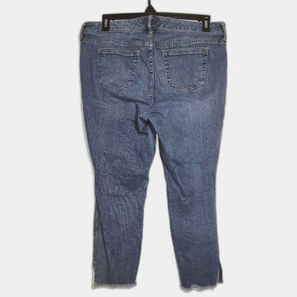 Torrid Cropped Skinny Raw Hem Jeans 16 - Picture 3 of 12